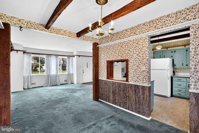 6 WICKFORD AVE, Ewing, NJ 08628