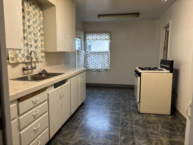 1441 W 20th Street, Merced, CA 95340