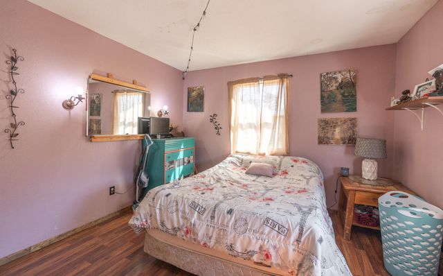 1325 W Crest Drive, Houston, MO 65483