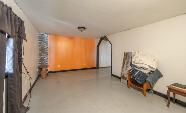 1325 W Crest Drive, Houston, MO 65483