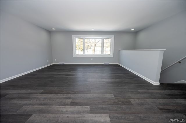 77 Roosevelt Avenue, West Seneca, NY 14224