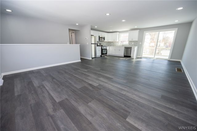 77 Roosevelt Avenue, West Seneca, NY 14224