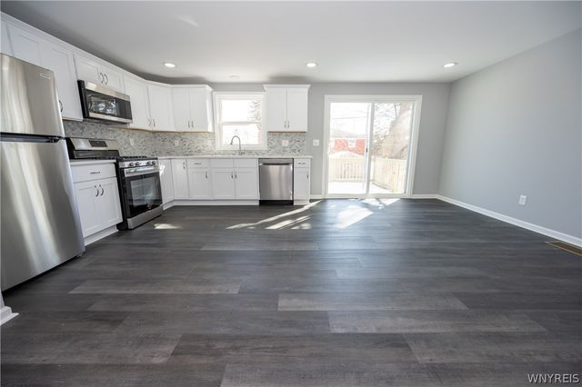 77 Roosevelt Avenue, West Seneca, NY 14224