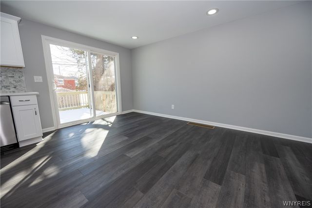 77 Roosevelt Avenue, West Seneca, NY 14224