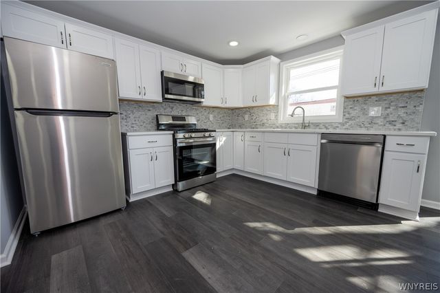 77 Roosevelt Avenue, West Seneca, NY 14224