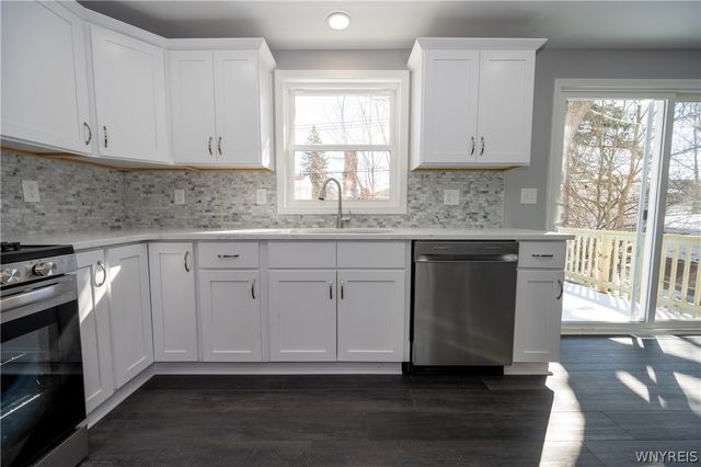 77 Roosevelt Avenue, West Seneca, NY 14224