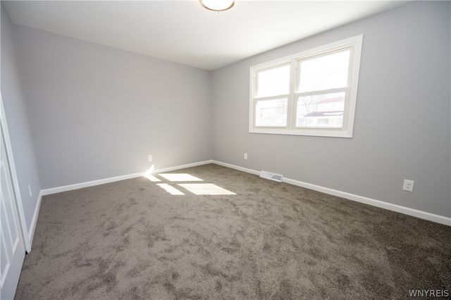 77 Roosevelt Avenue, West Seneca, NY 14224