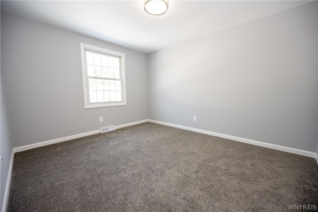 77 Roosevelt Avenue, West Seneca, NY 14224