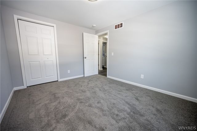 77 Roosevelt Avenue, West Seneca, NY 14224