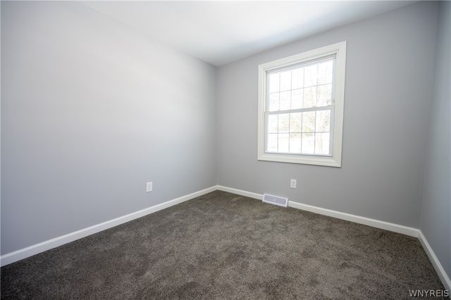 77 Roosevelt Avenue, West Seneca, NY 14224