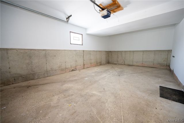 77 Roosevelt Avenue, West Seneca, NY 14224