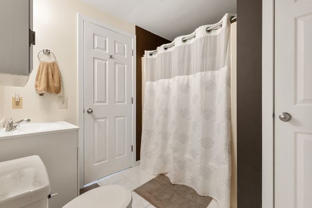 20 Westcliff Dr 20, Plymouth, MA 02360