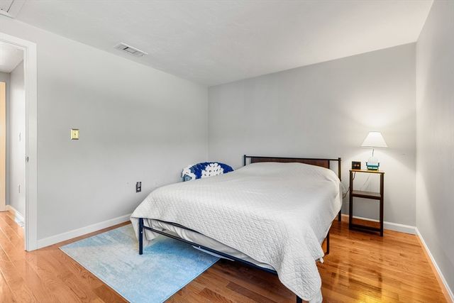 20 Westcliff Dr 20, Plymouth, MA 02360