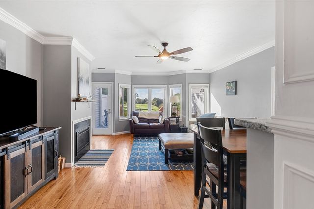 20 Westcliff Dr 20, Plymouth, MA 02360