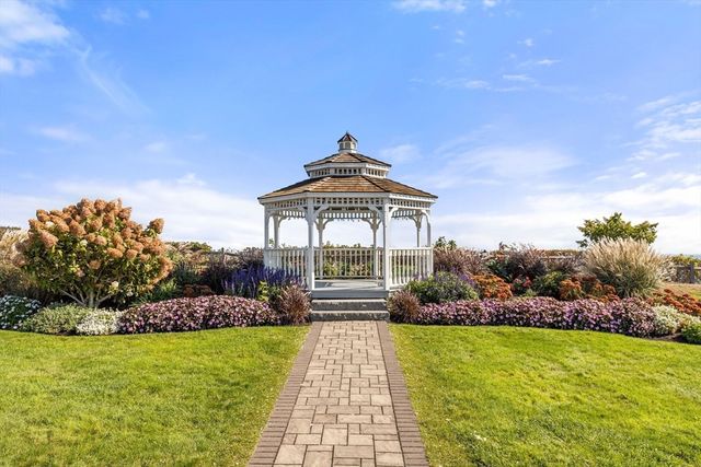 20 Westcliff Dr 20, Plymouth, MA 02360