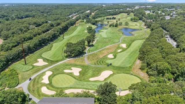 20 Westcliff Dr 20, Plymouth, MA 02360