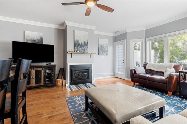 20 Westcliff Dr 20, Plymouth, MA 02360