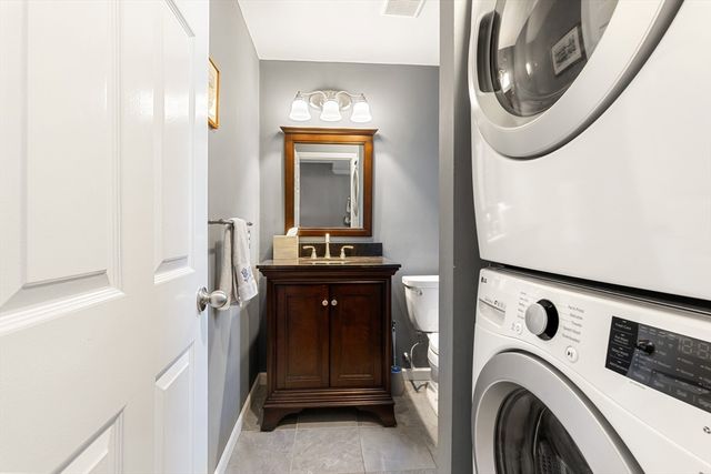 20 Westcliff Dr 20, Plymouth, MA 02360