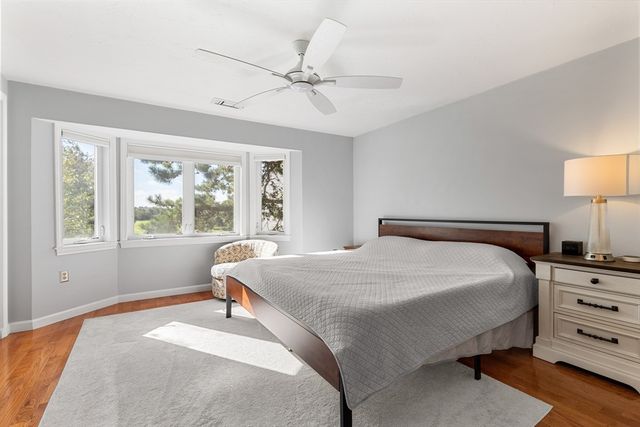 20 Westcliff Dr 20, Plymouth, MA 02360