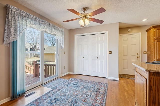 15424 Poplar Street, Basehor, KS 66007