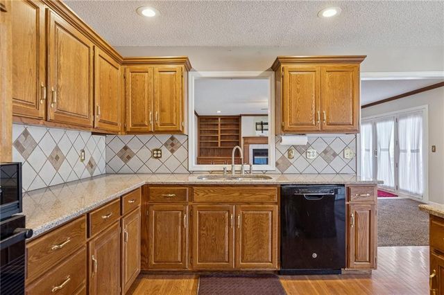 15424 Poplar Street, Basehor, KS 66007