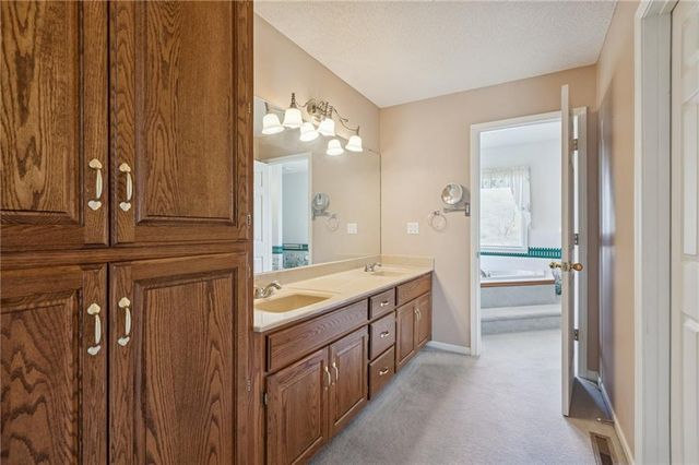 15424 Poplar Street, Basehor, KS 66007