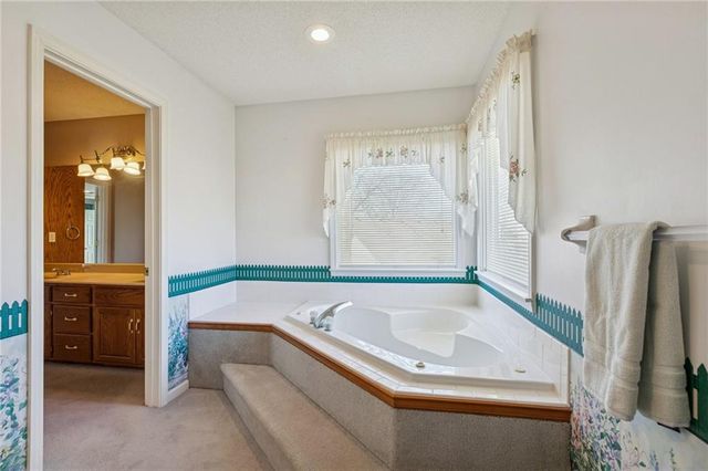 15424 Poplar Street, Basehor, KS 66007