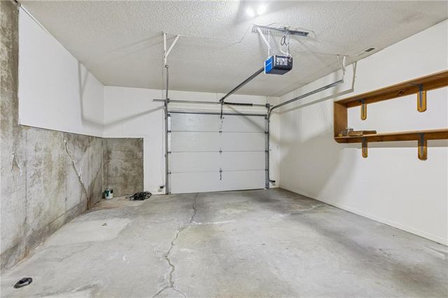 15424 Poplar Street, Basehor, KS 66007