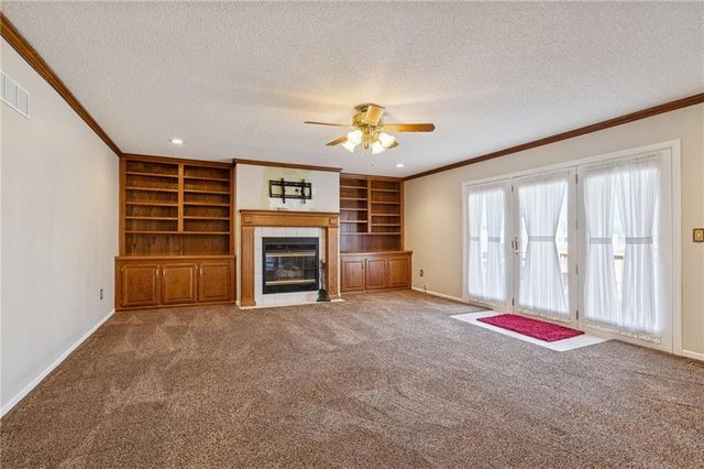 15424 Poplar Street, Basehor, KS 66007