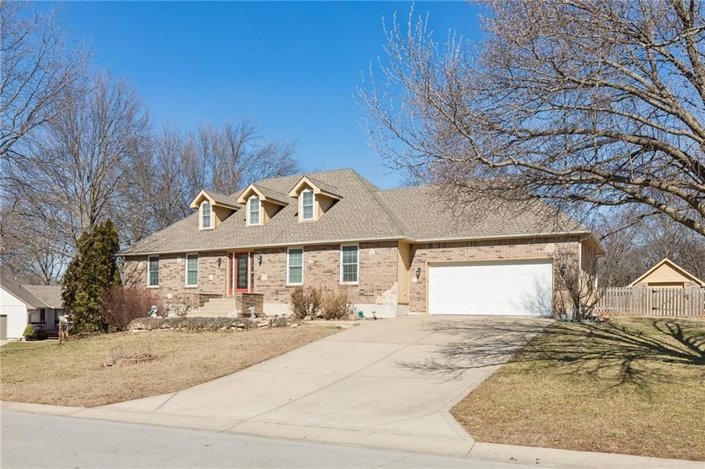 15424 Poplar Street, Basehor, KS 66007