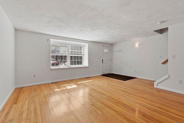 111 Brigham St 11B, Hudson, MA 01749