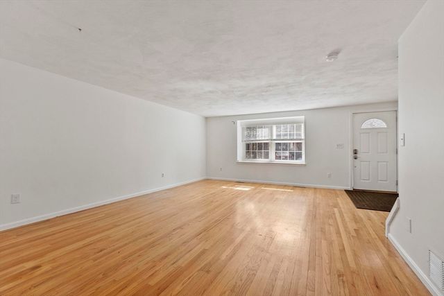 111 Brigham St 11B, Hudson, MA 01749