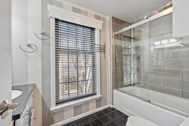 111 Brigham St 11B, Hudson, MA 01749