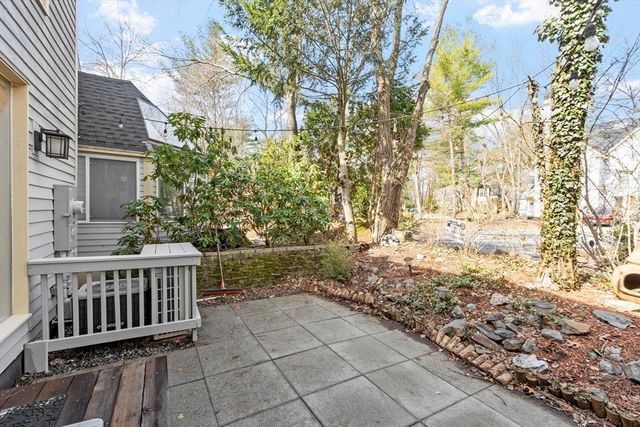 111 Brigham St 11B, Hudson, MA 01749