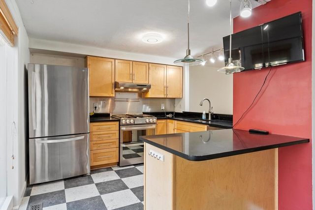 111 Brigham St 11B, Hudson, MA 01749