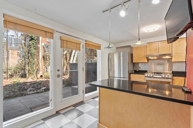 111 Brigham St 11B, Hudson, MA 01749