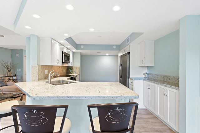 204 SEA OATS Drive D, Juno Beach, FL 33408