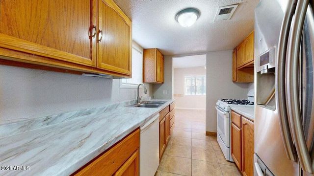 2214 N 24th Place, Phoenix, AZ 85008