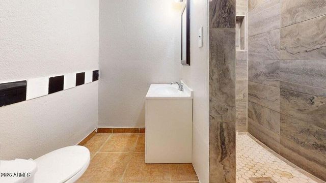 2214 N 24th Place, Phoenix, AZ 85008