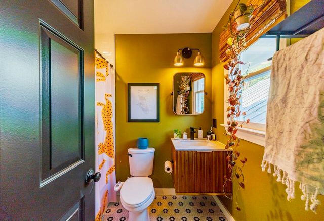 77 Nunan Street, Charleston, SC 29403