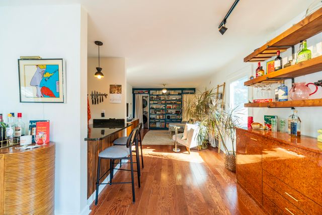 77 Nunan Street, Charleston, SC 29403