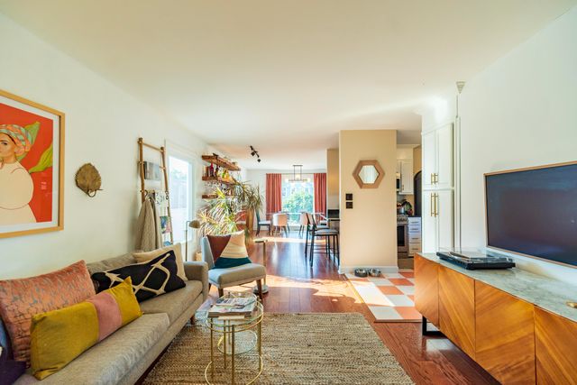 77 Nunan Street, Charleston, SC 29403