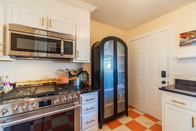 77 Nunan Street, Charleston, SC 29403