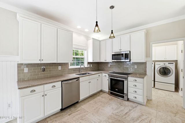6006 Forest Creek Circle, Wilmington, NC 28403