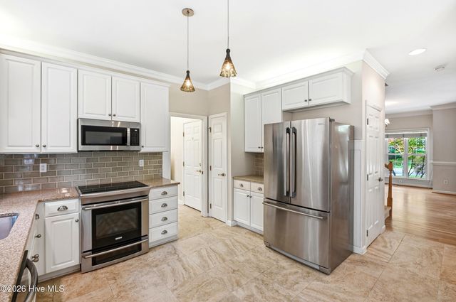 6006 Forest Creek Circle, Wilmington, NC 28403