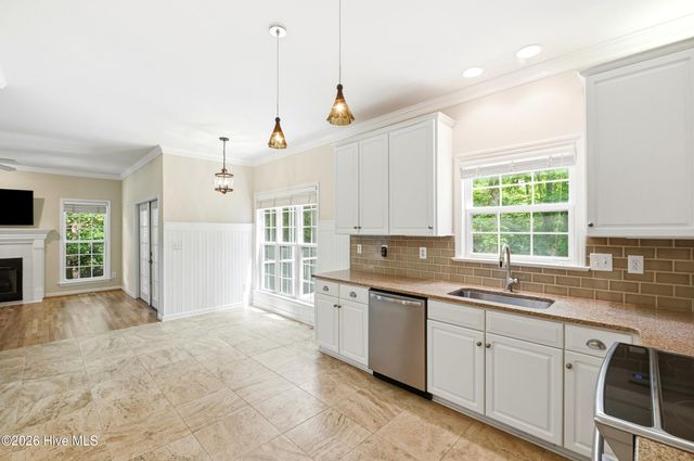 6006 Forest Creek Circle, Wilmington, NC 28403