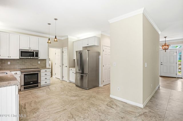 6006 Forest Creek Circle, Wilmington, NC 28403