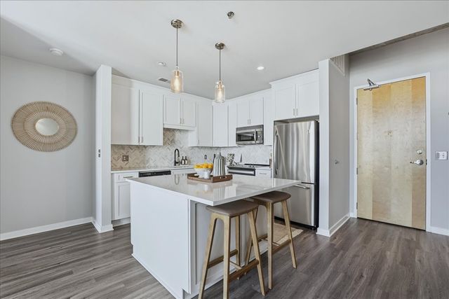 600 12th Ave S Apt 640, Nashville, TN 37203