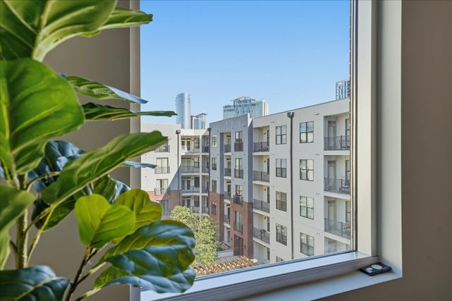 600 12th Ave S Apt 640, Nashville, TN 37203