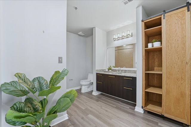 600 12th Ave S Apt 640, Nashville, TN 37203